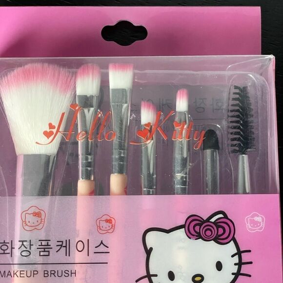 Hello Kitty Makeup Brush Set Comes w/7 Brushes (NEW) - Picture 4 of 7